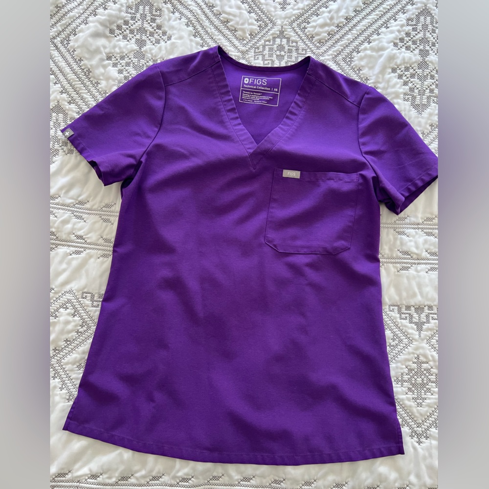 Figs scrub top xs